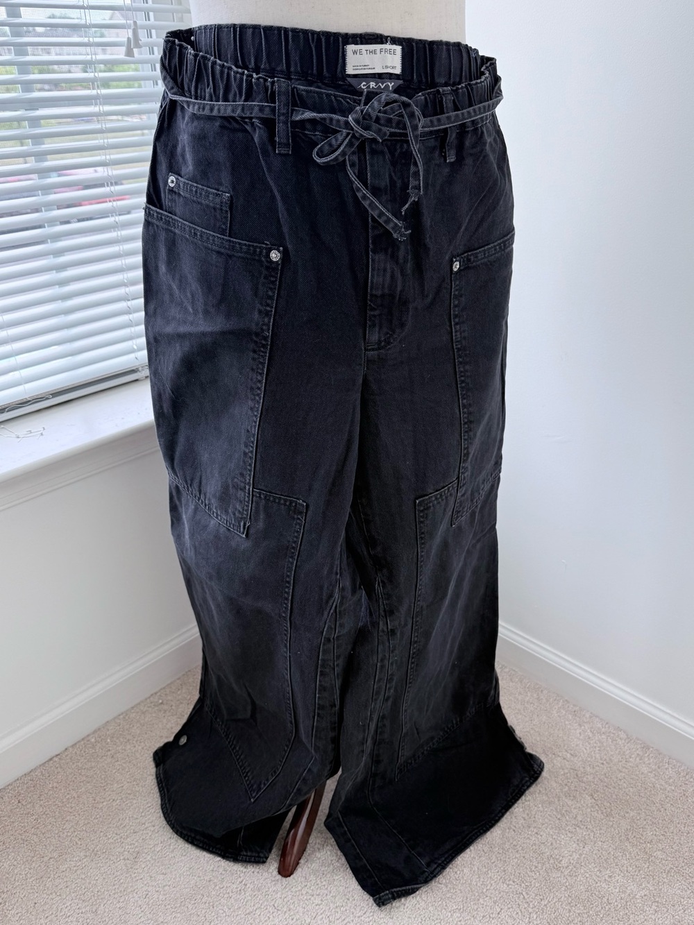 Free People Women’s Faded Black Wide-Leg Jeans